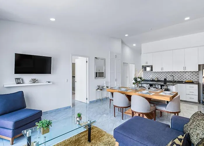 Morgan Residences 607 @ Boutique With Pool, Gym & Сasa de vacaciones